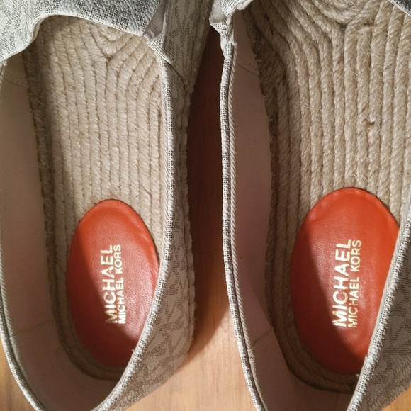 Michael Kors Signature Logo Kendrick espadrille flats - Picture 5 of 10
